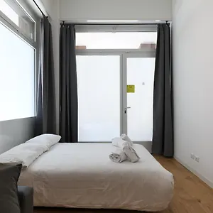 https://primopiano-la-malfa-flats.italymilanhotels.net